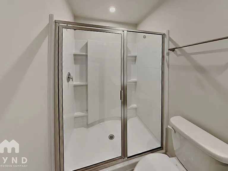 6807 Hardwick Ln — Photo 10