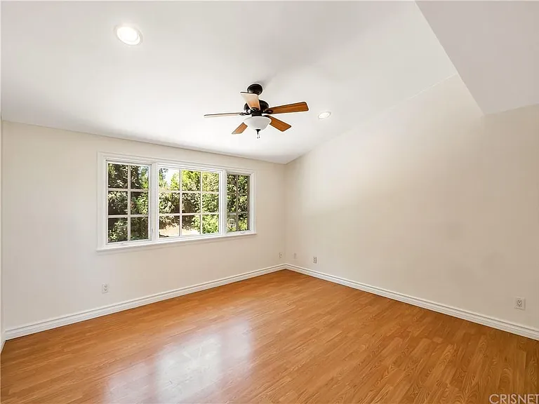 16545 Park Lane Cir — Photo 33