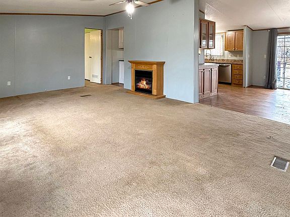 3rd image of 144 Valley Oaks Dr