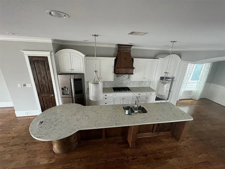 238 W 24th St — Photo 15