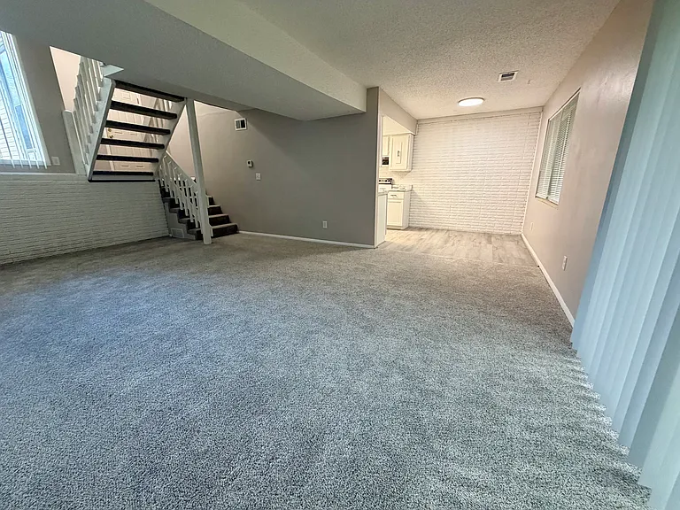 1204 Ada St — Photo 2