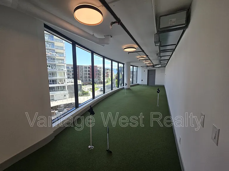 3700 Capozzi Rd #901 — Photo 27