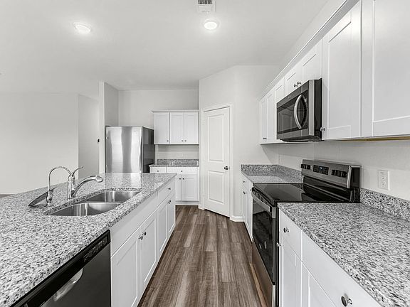 3rd image of 4721 Harlequin Dr