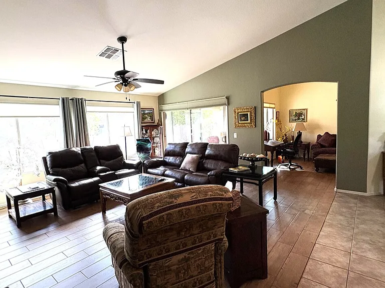 2051 E Desert Fox Dr — Photo 5