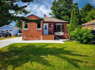 88 Fiddlers Green Rd, Hamilton, ON L9G1W3