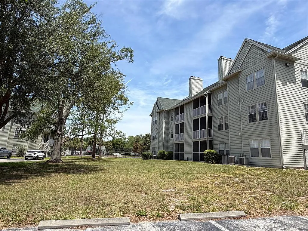 Building Photo - 6016 Westgate Dr #201