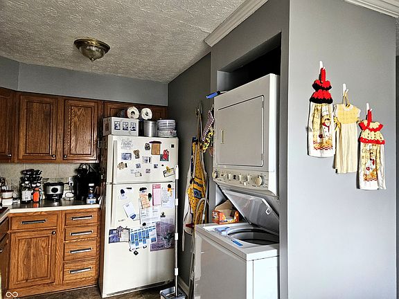 2nd image of 953 W McKay Rd