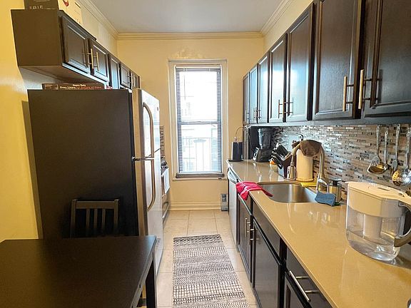 4th image of 3095 29th St APT 6D