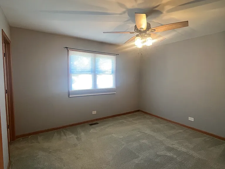 10304 Wilmette Ave — Photo 12