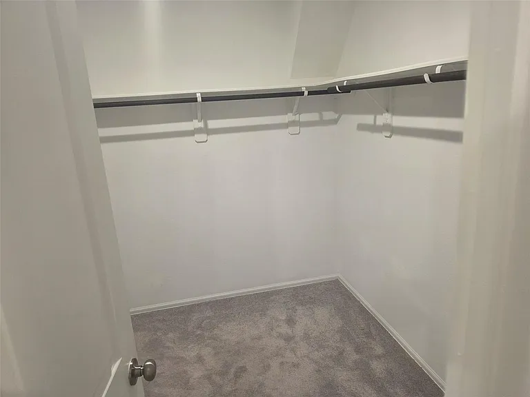7202 Clover Chase Dr — Photo 13