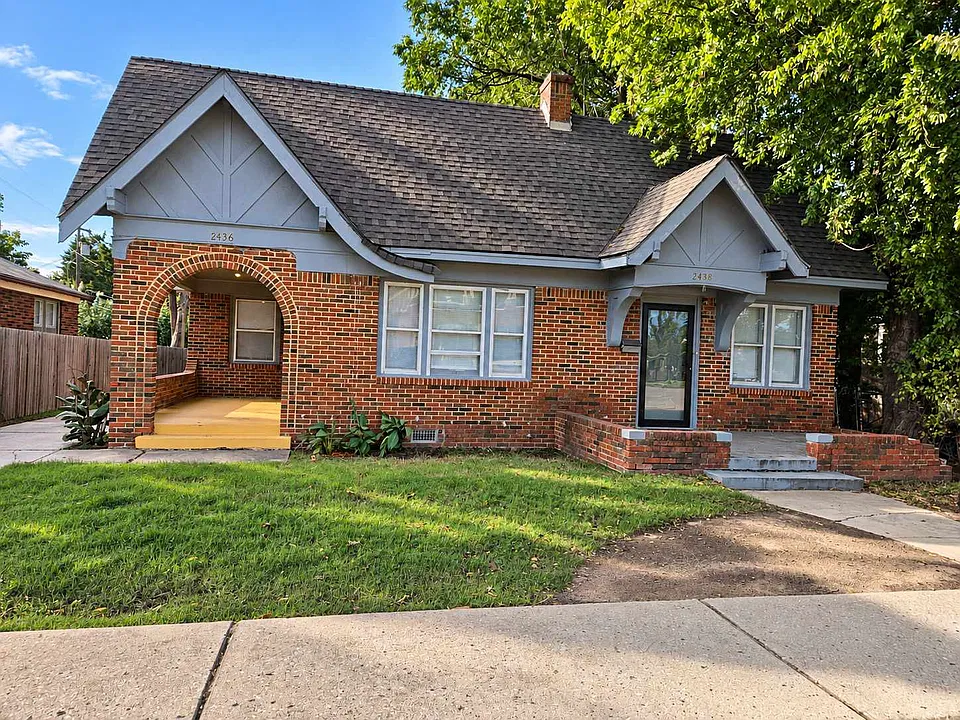2438 NW 16th St