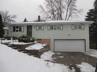 7231 Cahill Ave, Inver Grove Heights, MN 55076