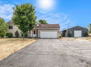 12228 White Creek Ave NE, Cedar Springs, MI 49319