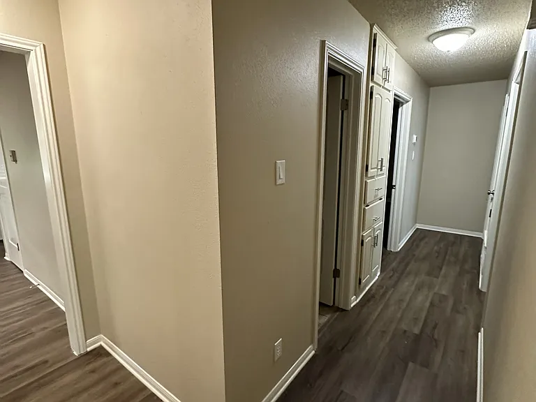 2211 Stagecoach Trl — Photo 8