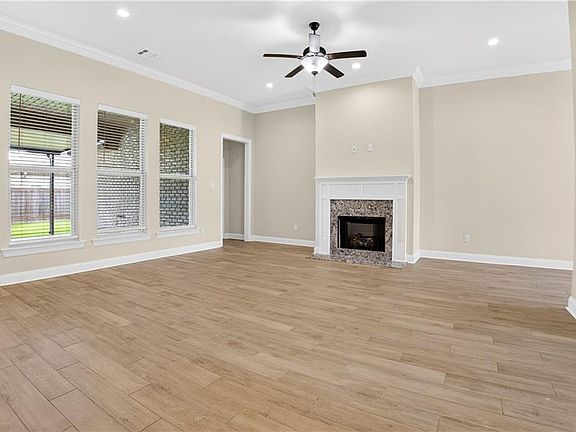 5th image of 103 Cypress Park Ln