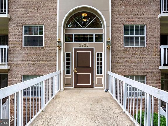 2nd image of 1935 Wilson Ln APT 301