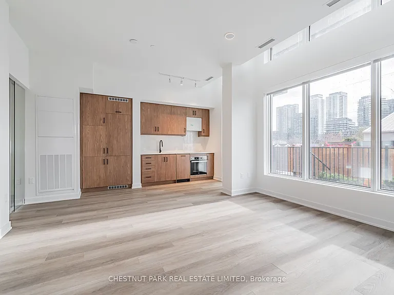 9 Tecumseth St #107 — Photo 11