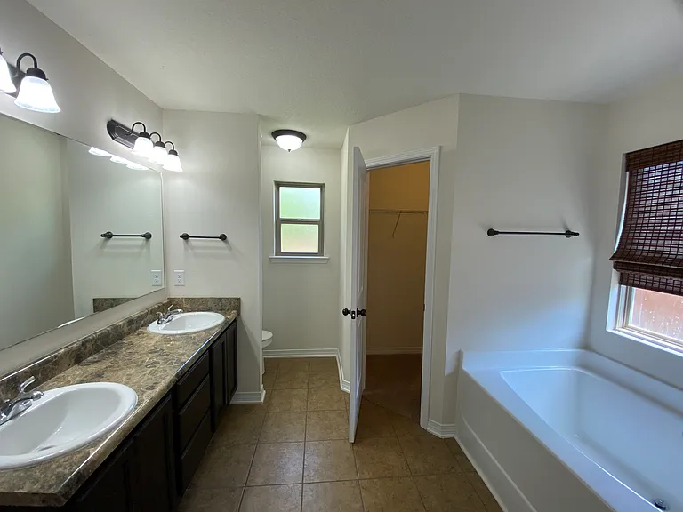 8466 Island Dr — Photo 23