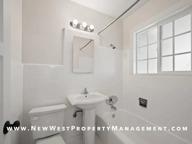 1043 Sampson St #A — Photo 16