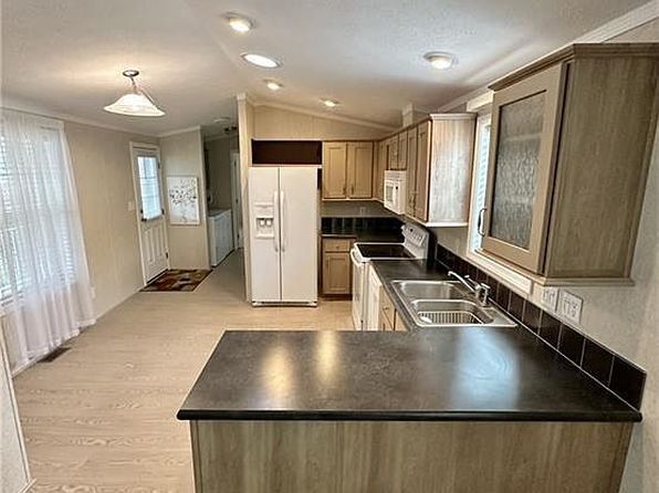 51 Linden Ave N