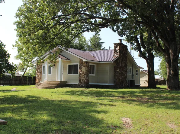 3957 State Highway 176, Rockaway Beach, MO 65740