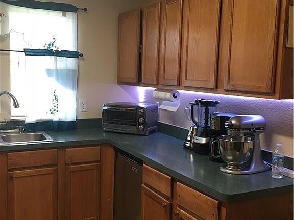 4th image of 1335 Caldwell Ave