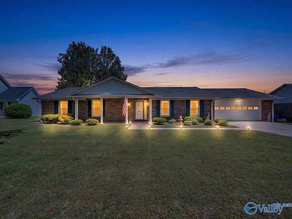 2nd image of 404 Crutcher Cir