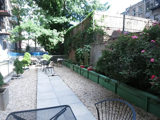 Rented by MNS | media 12