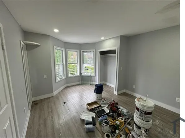 1410 Oakley St, Bronx, NY 10469