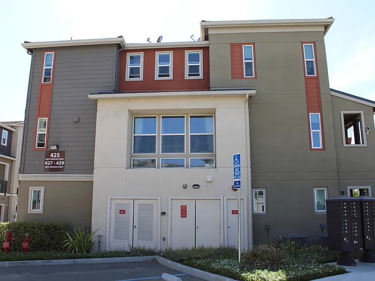 427 Snap Dragon St — Photo 1