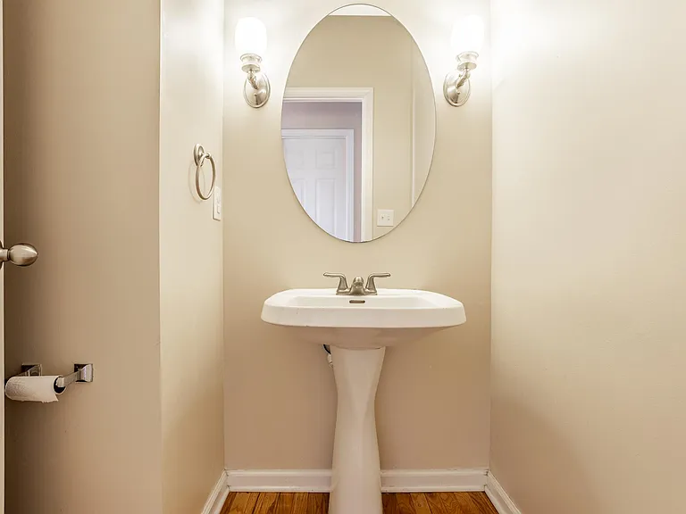 6765 Woodcliff Cir — Photo 19