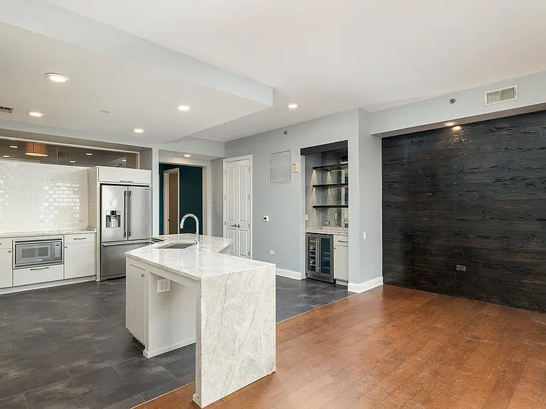 717 Riverside Dr #1105 — Photo 6
