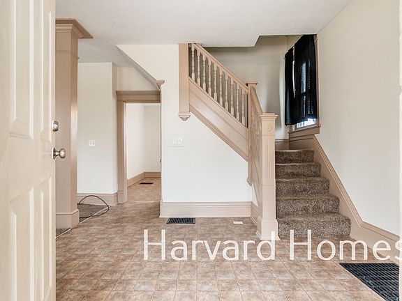 5th image of 131 Midland Ave
