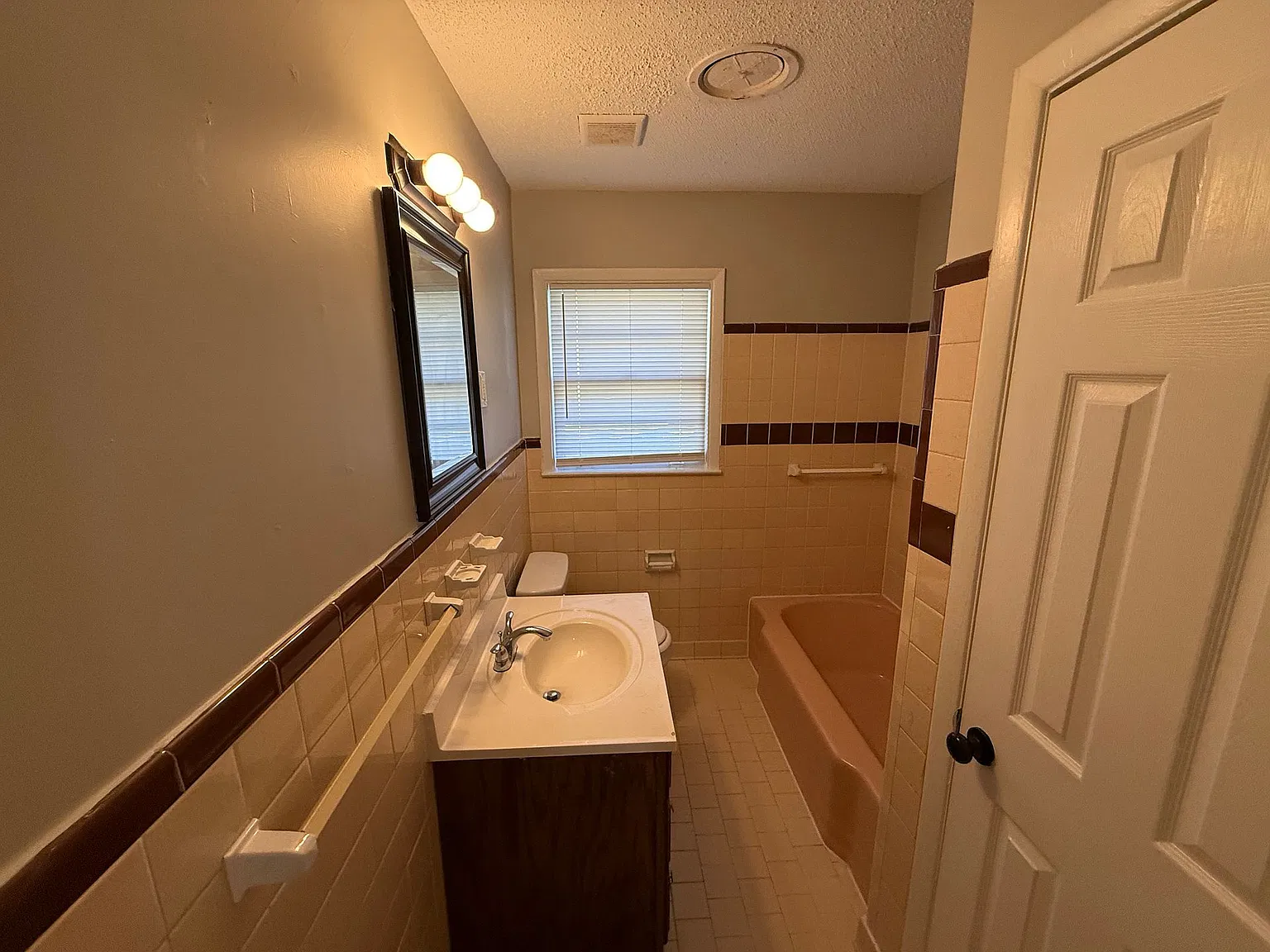 4340 Marguerite Dr — Photo 3