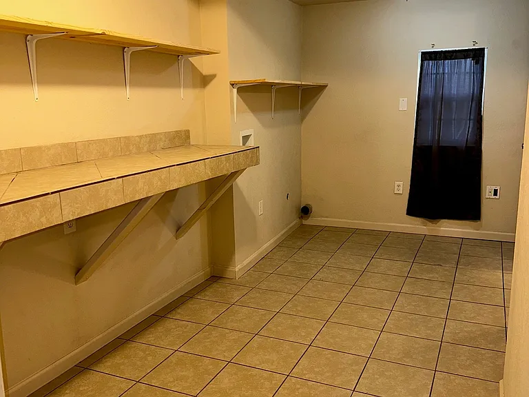 1517 N Jackson St — Photo 15