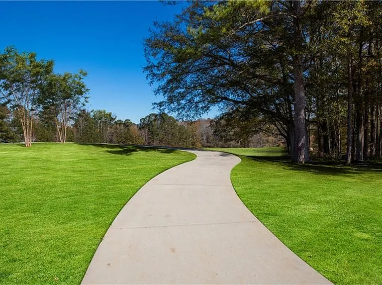2084 Pecan Dr — Photo 36