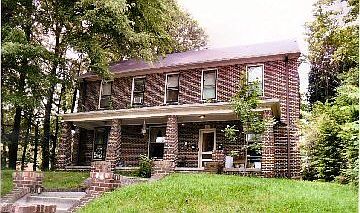 1st image of 515 Summit Ave APT 1