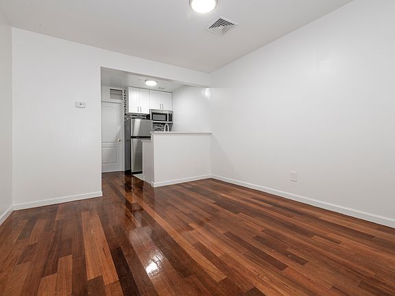 3rd image of 44 W 14th St APT 5C