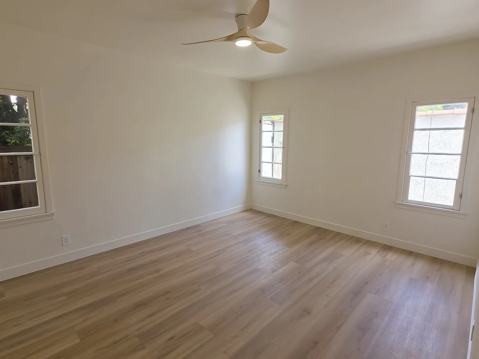 2 bed, 1200 sqft, $5,750 — Photo 3