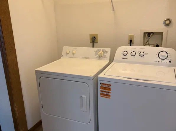 309 S 1st St #1-2, Marshalltown, IA 50158