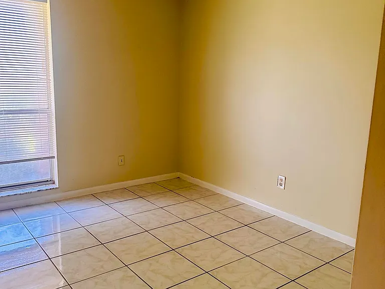 6245 Saxon Blvd — Photo 13