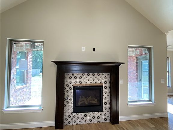 5th image of 928 Stonebridge Village Dr