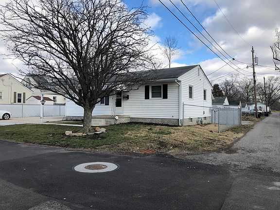 3rd image of 210 S Eastwood Ave