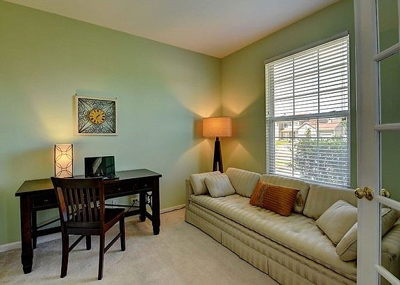 4th image of 25413 Persimmon Ct