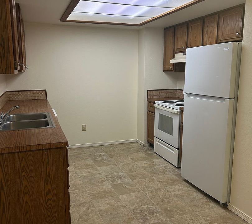 1st image of 1415 W Yakima Ave APT D