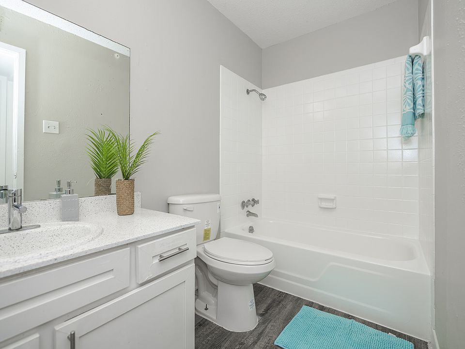 Blue Vine Bathroom
