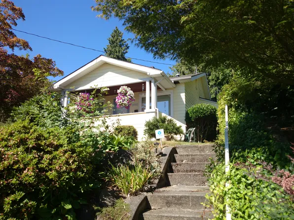 2725 Belvidere Ave SW, Seattle, WA 98126
