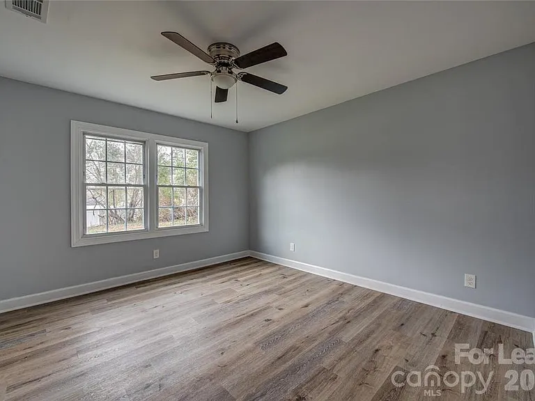 1048 Avondale Rd #17 — Photo 8