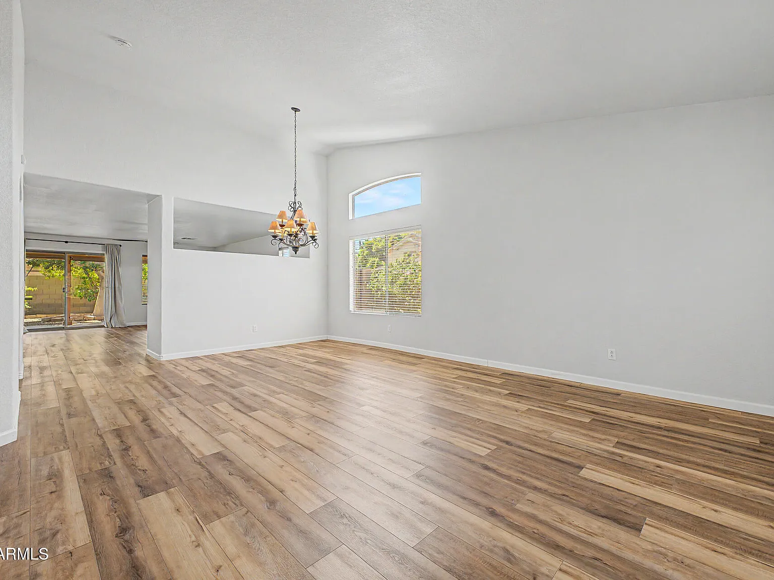 3 bed, 2.0 bath, 2214 sqft, $2,450 — Photo 4