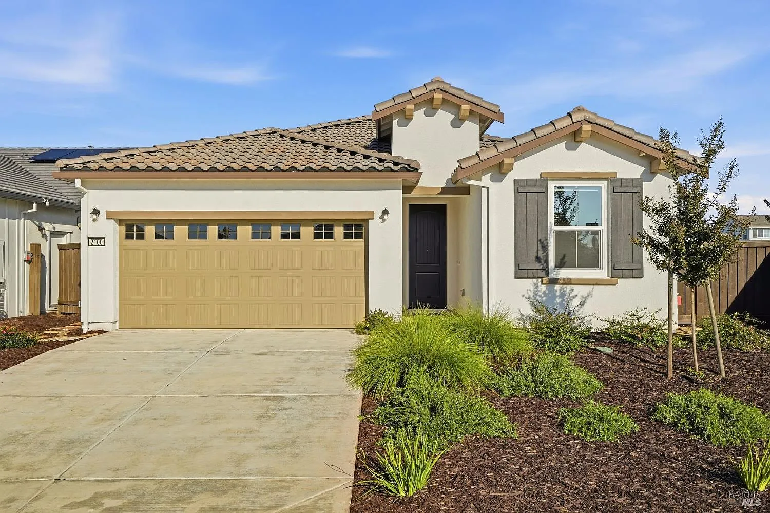 2100 Lark Way photo 1